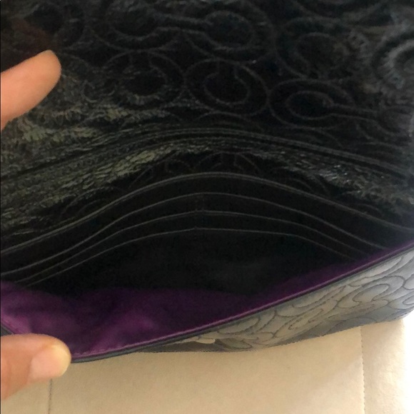 Couch patent leather clutch with optional chain - Picture 4 of 5